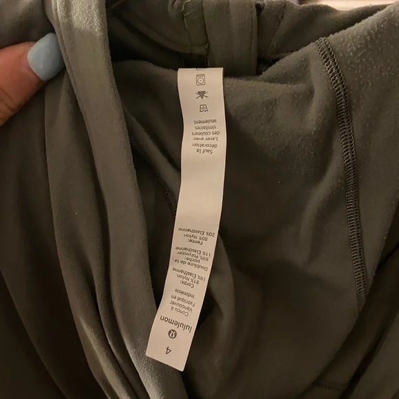 Lulu lemon size four green zip up - Picture 3 of 3